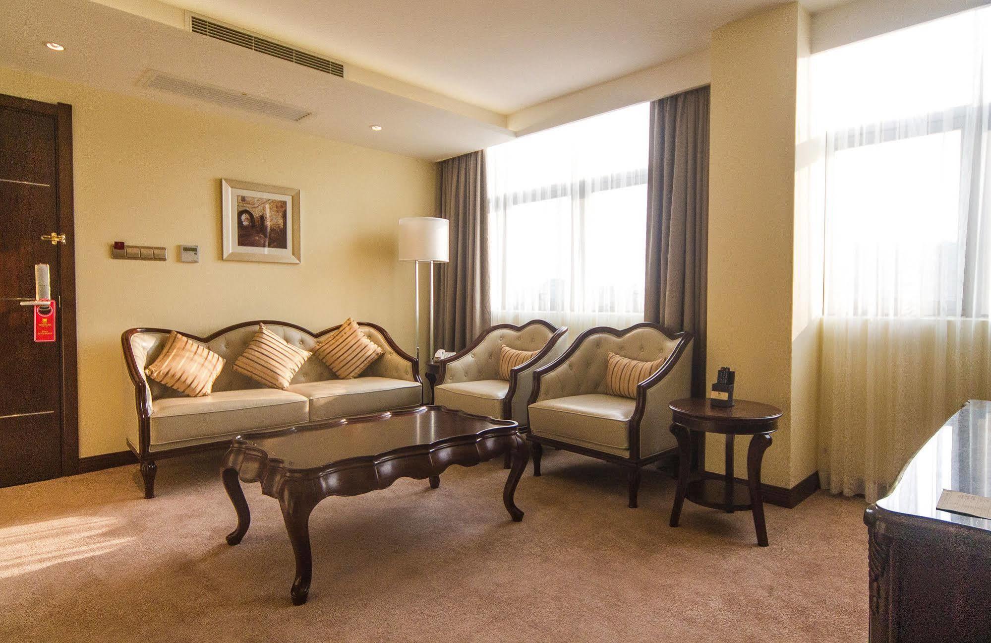 Tang Palace Hotel Accra Exterior photo