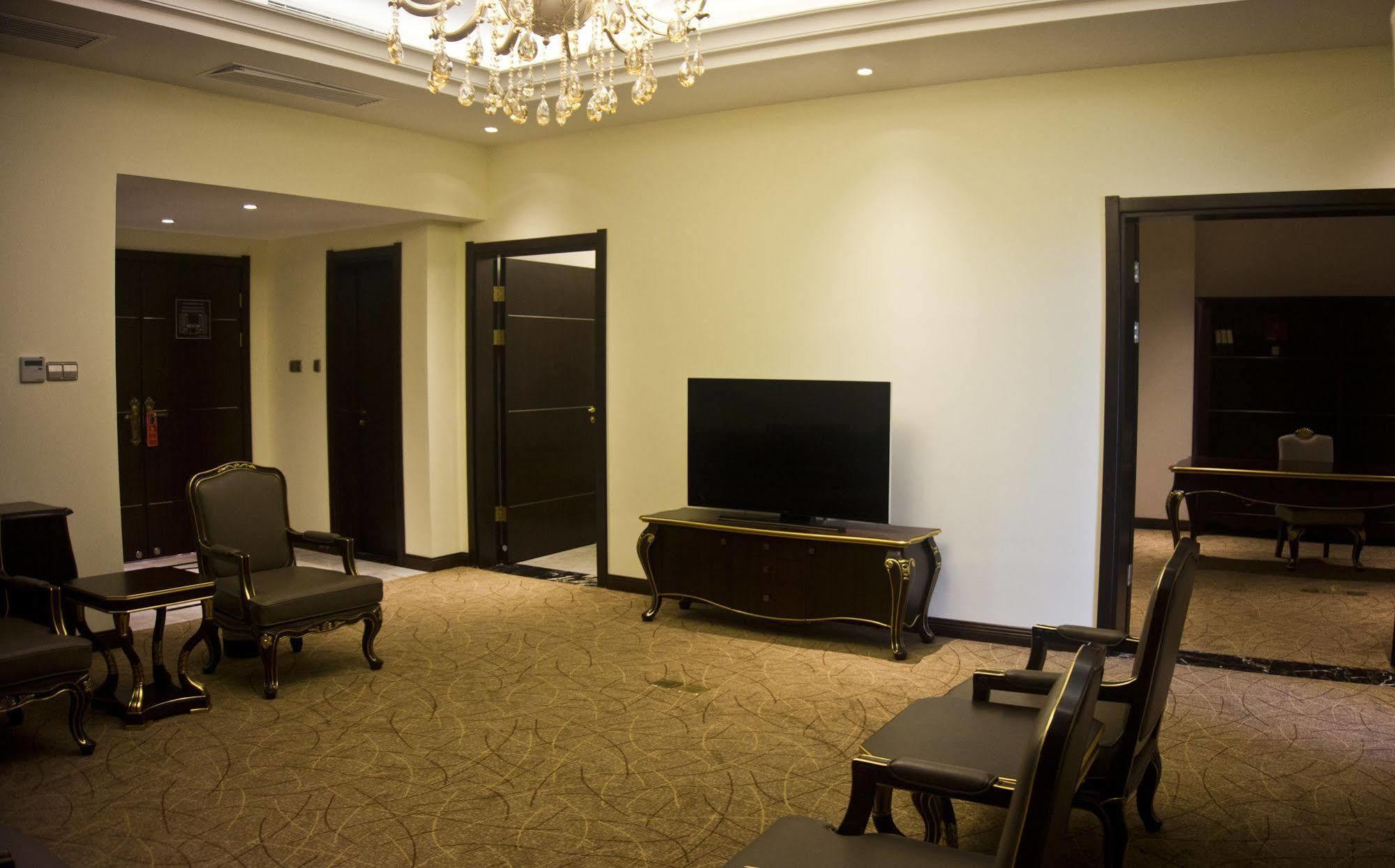 Tang Palace Hotel Accra Exterior photo